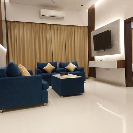 Mabahj Garnatha Hotel Apartments Сухар Екстериор снимка