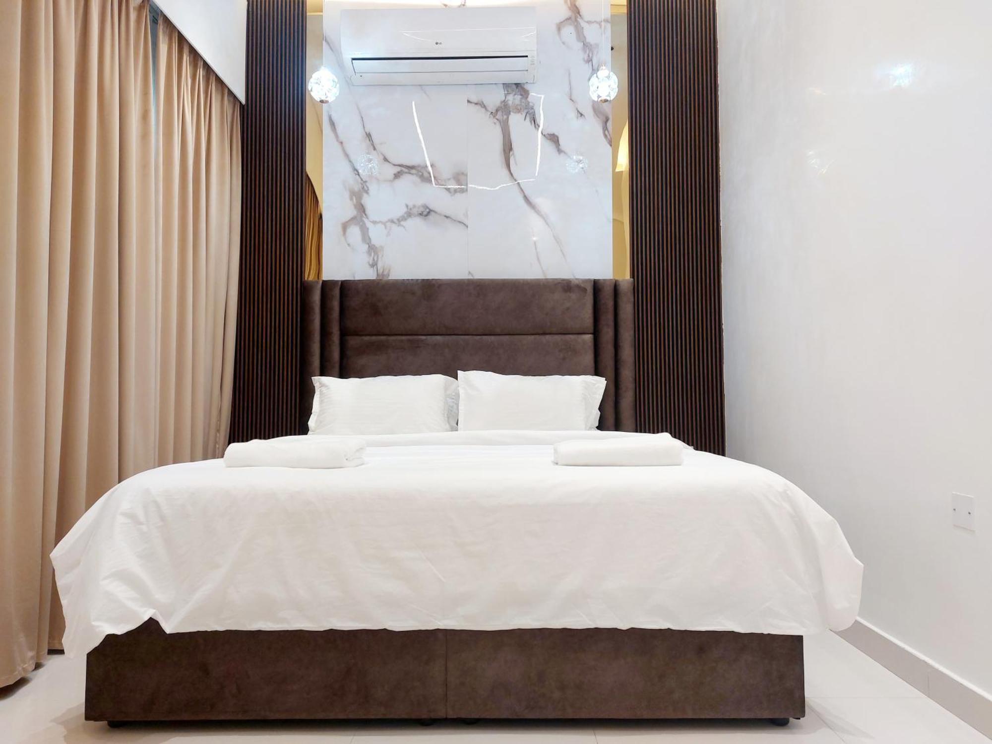 Mabahj Garnatha Hotel Apartments Сухар Екстериор снимка