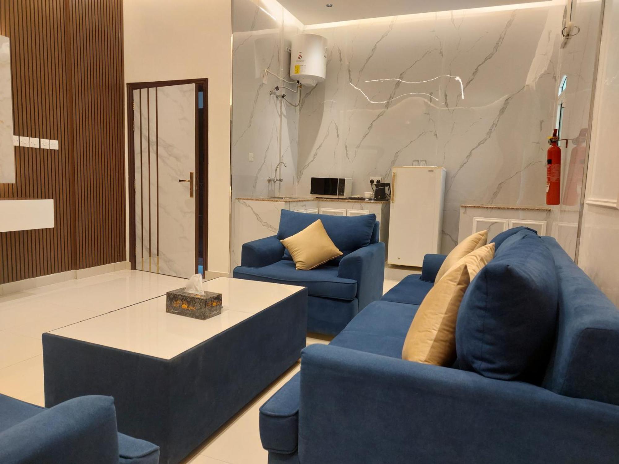 Mabahj Garnatha Hotel Apartments Сухар Екстериор снимка
