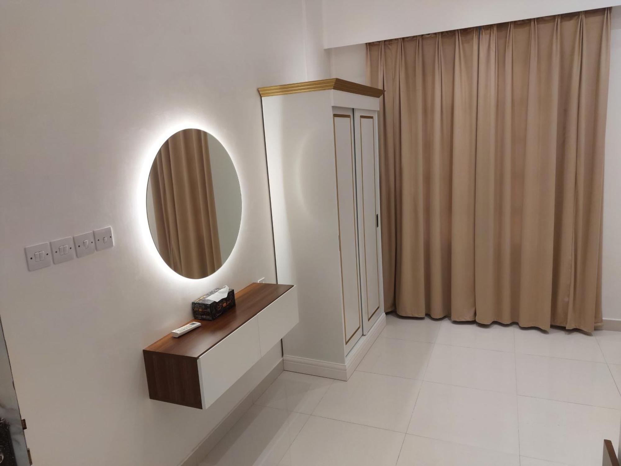 Mabahj Garnatha Hotel Apartments Сухар Екстериор снимка