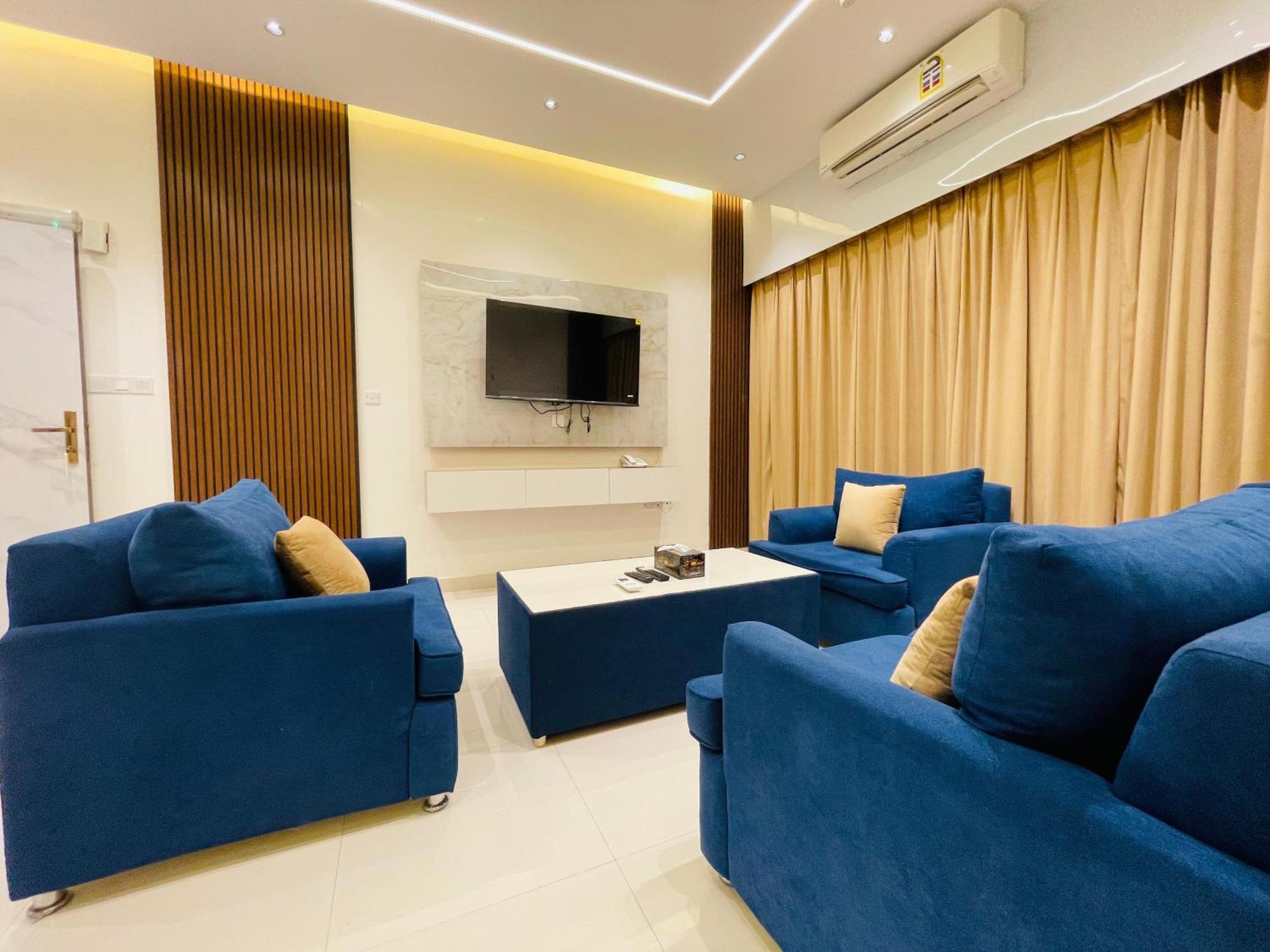 Mabahj Garnatha Hotel Apartments Сухар Екстериор снимка