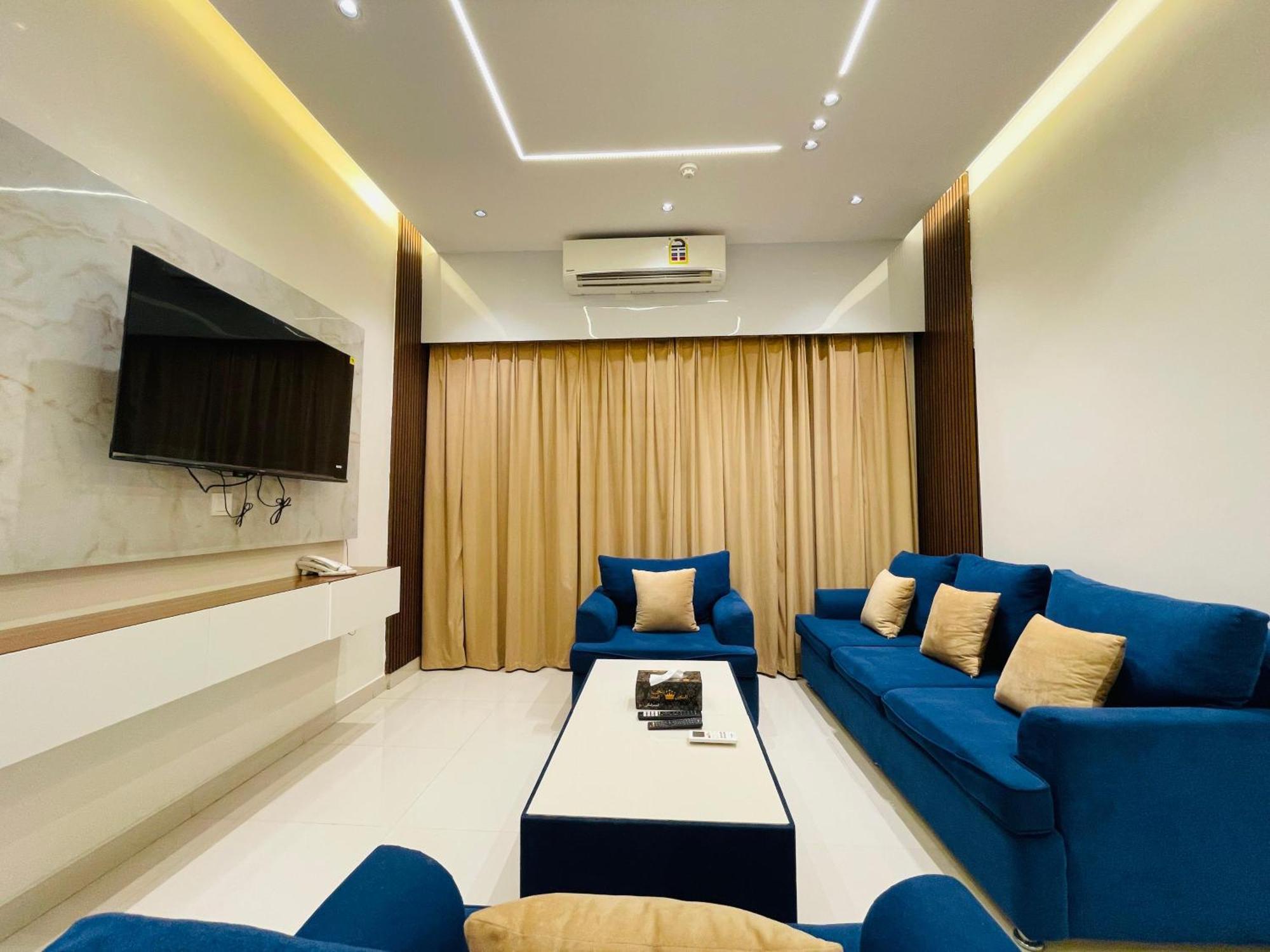 Mabahj Garnatha Hotel Apartments Сухар Екстериор снимка